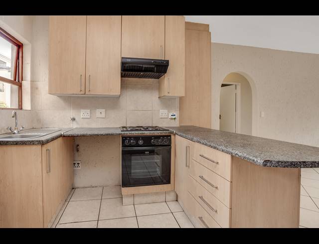 2 BEDROOM APARTMENT FOR SALE IN LONEHILL
